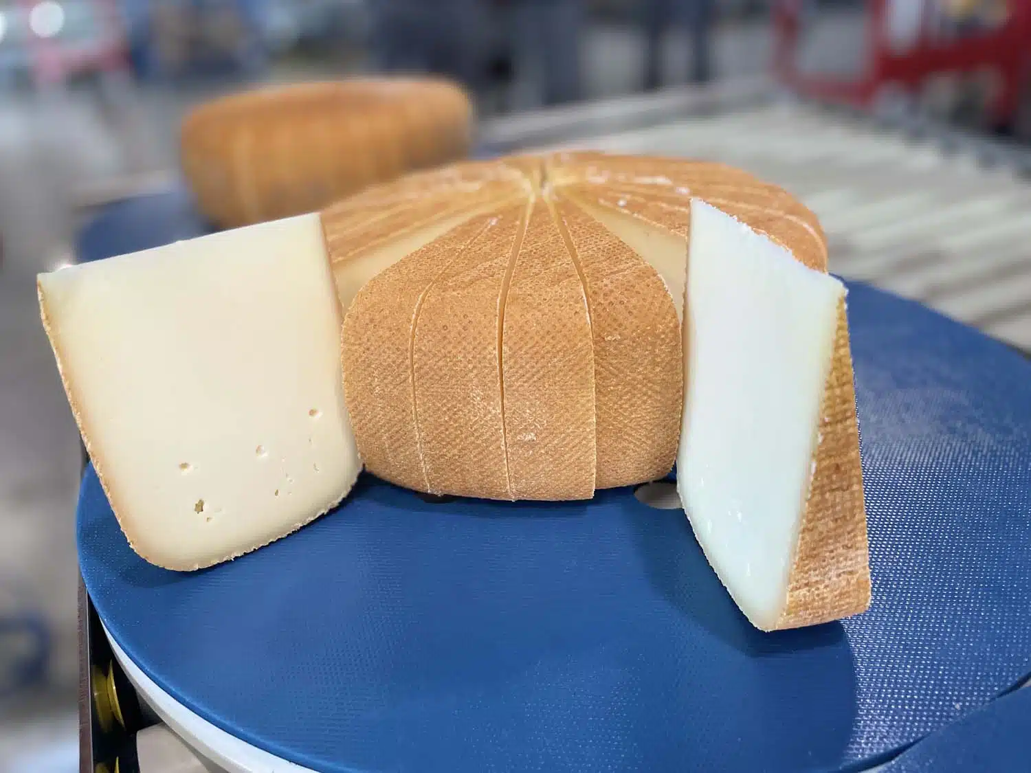 découpe ultrason alimentaire Ixapack pour meules de fromage ronde