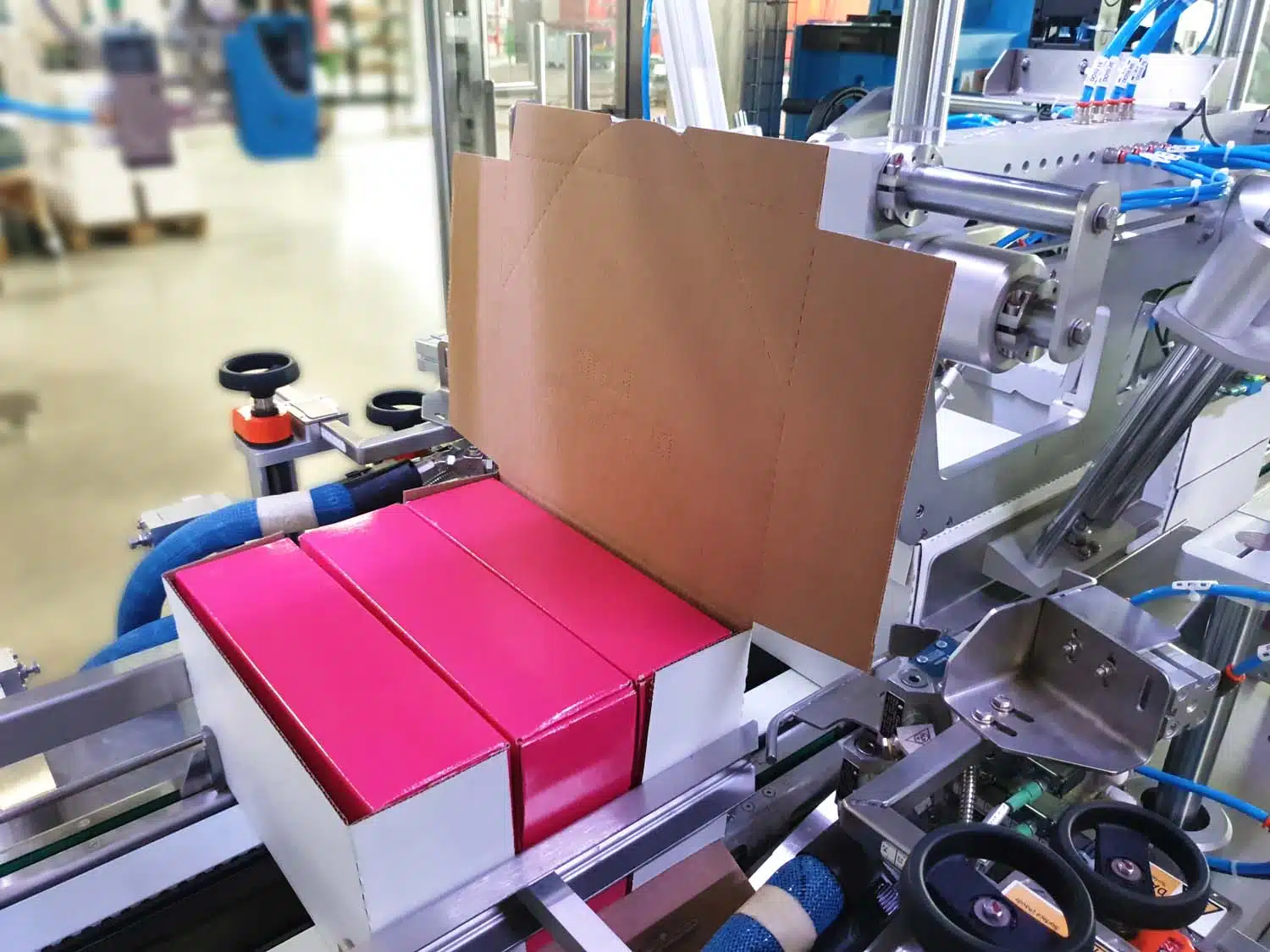 encaisseuse encartonneuse robotisée industrielle