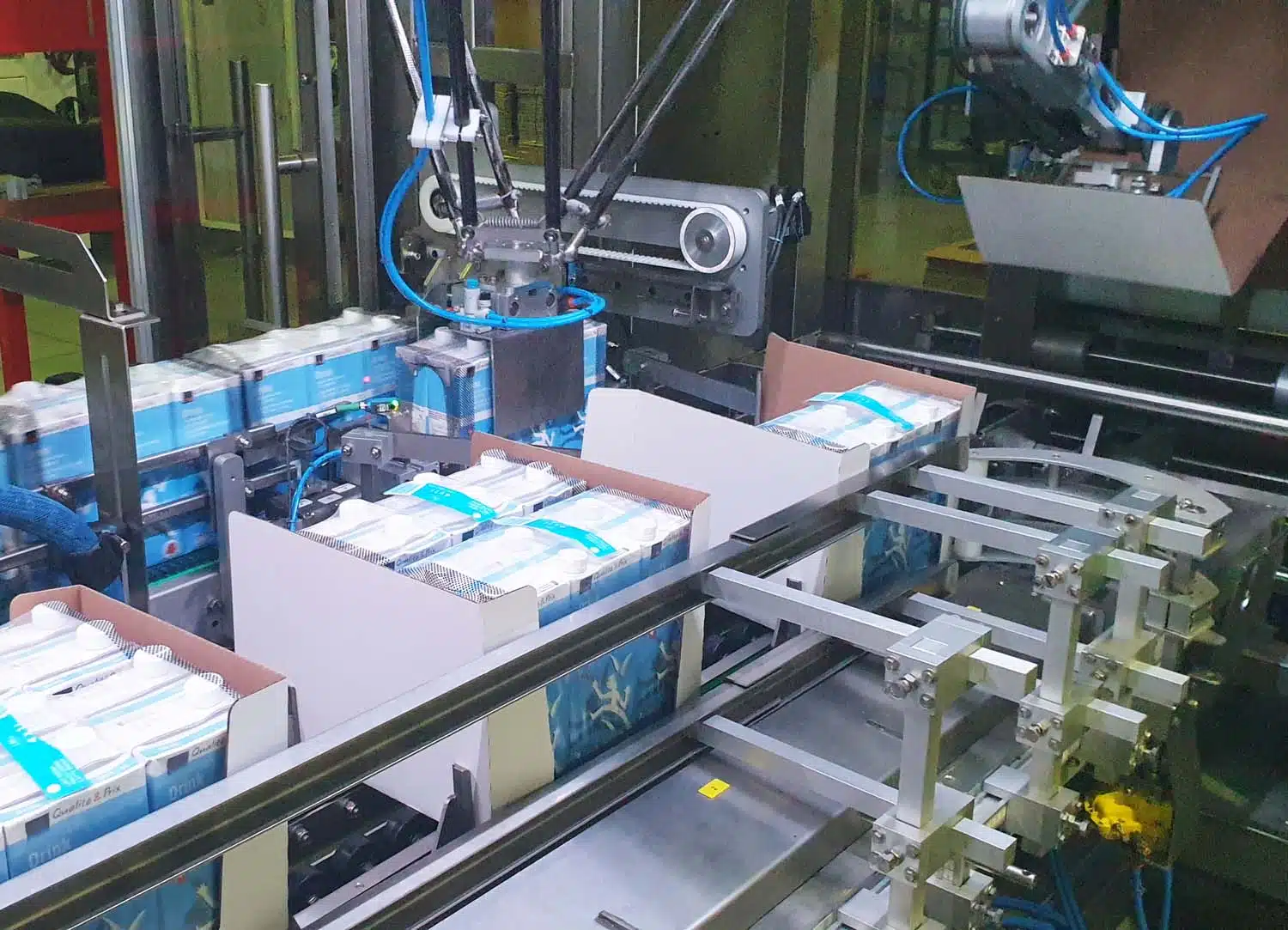 Mise en carton automatique de briques de laits Ixapack
