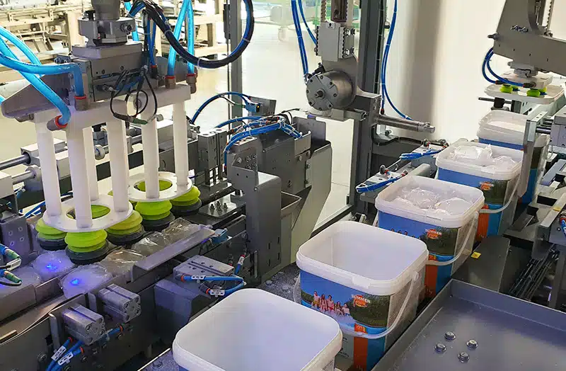 Pick and place robot module for industrial production lines
