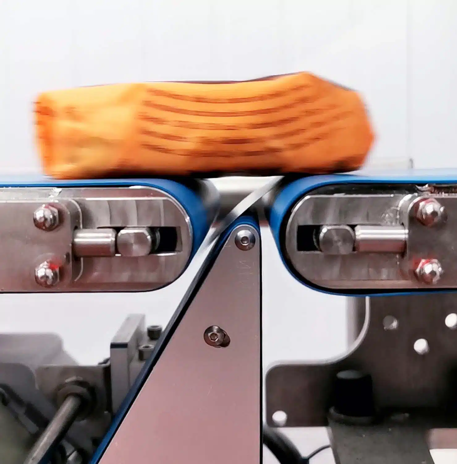 Optimisez votre production avec une machine d’étiquetage automatique
